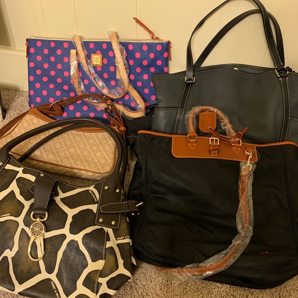 Dooney & Bourke Purses Bags Closet Clear Out Sale - Picture 4 of 4